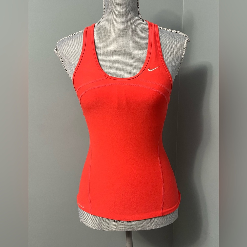 NIKE Dri - Fit tank top women’s size small activewear gym